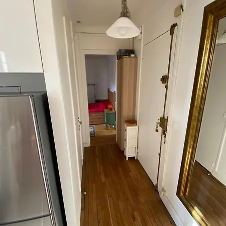 De Charme F2, Porte St Cloud Apartment