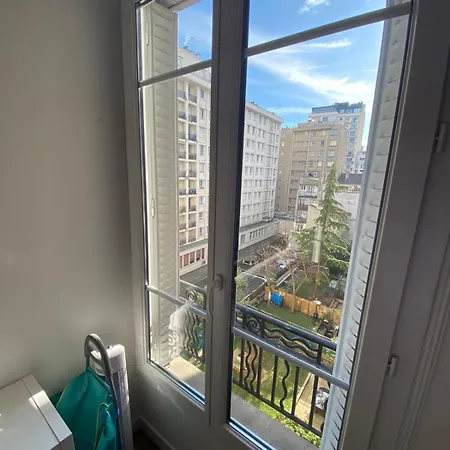 De Charme F2, Porte St Cloud Apartment